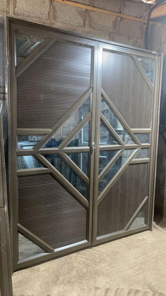 ALUMINIUM DOUBLE DOOR