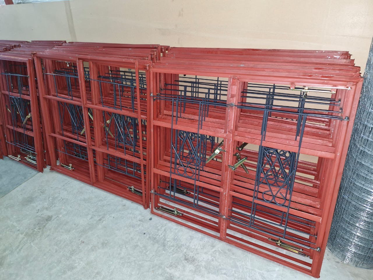 STEEL WINDOW C2H B/G