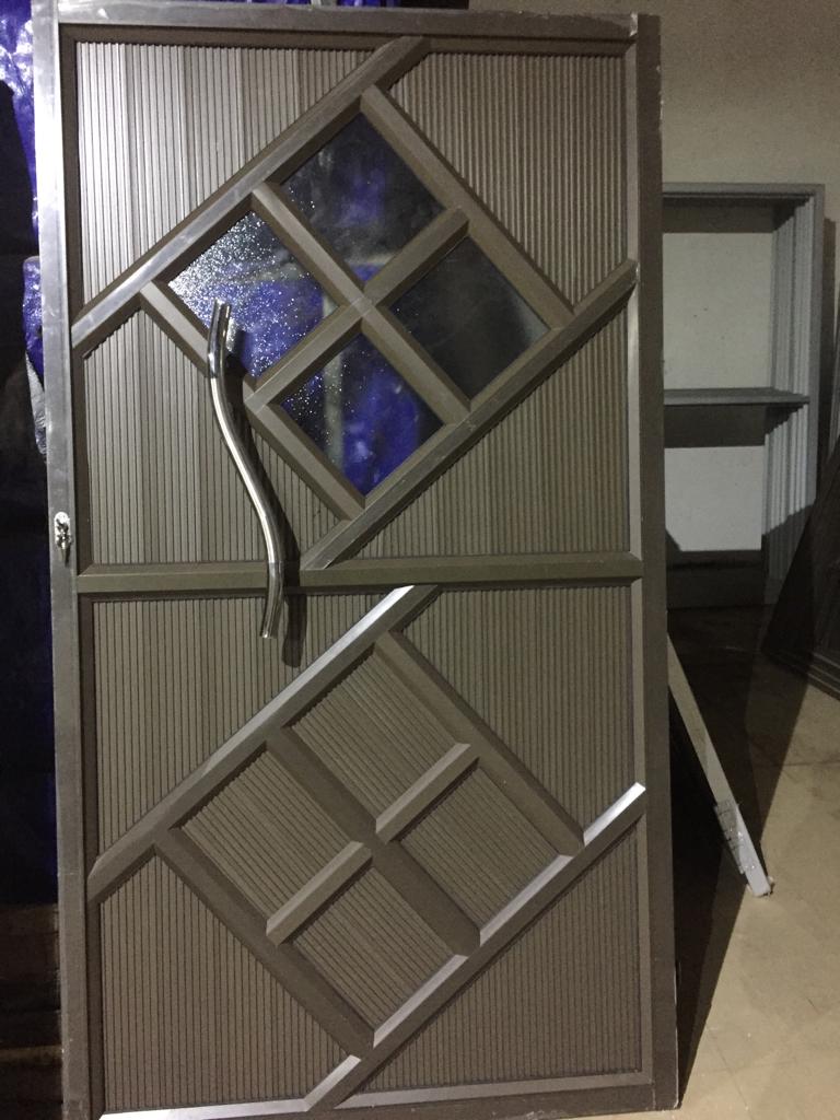 ALUMINIUM PIVOT DOOR